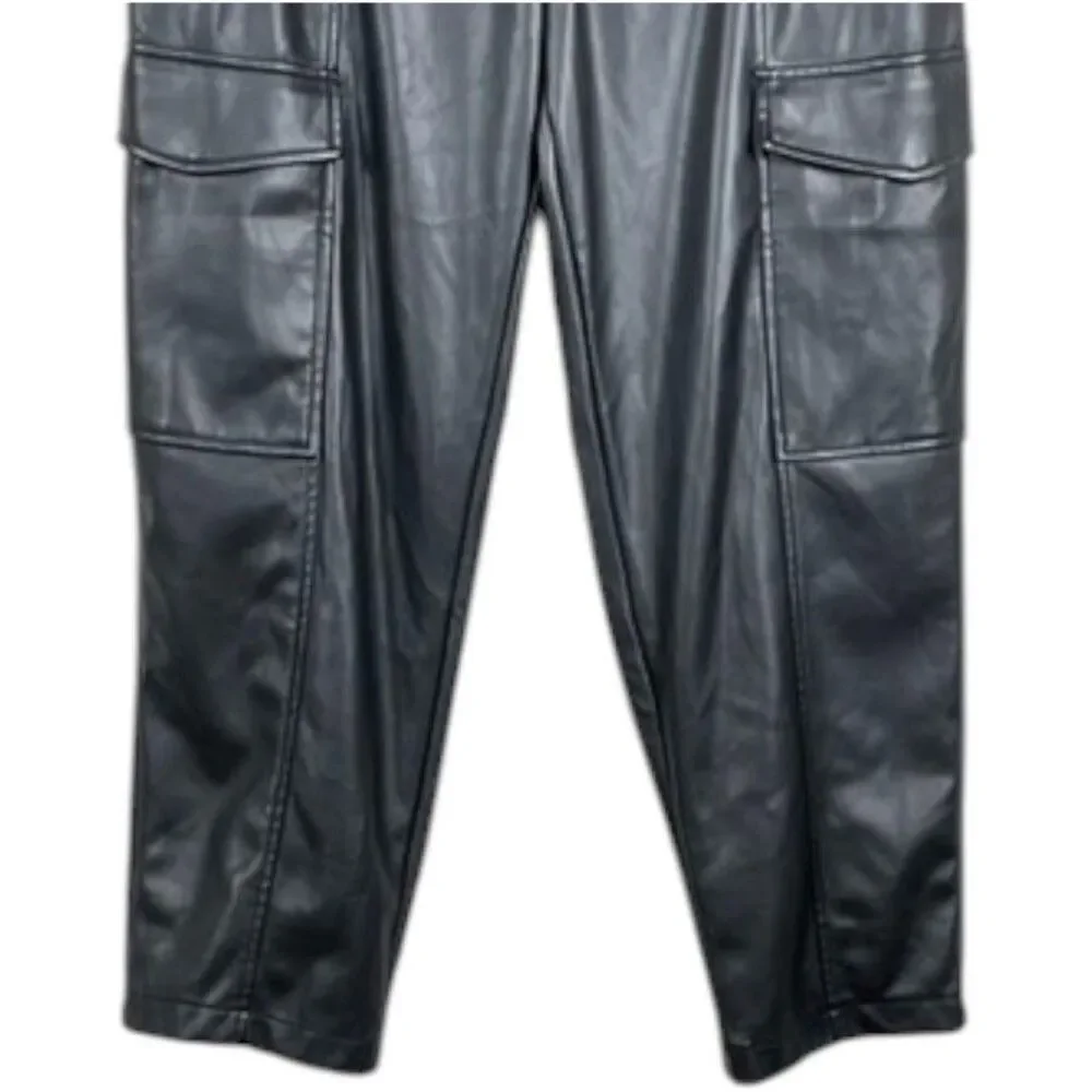 7 For All Mankind Vegan Faux Leather Cargo Pants Size Large Black High Rise EUC